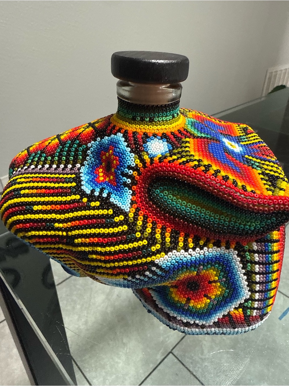 This is a Chaquira Beaded Jaguar Extra Anejo Tequila bottle collectible - Picture 3 of 8